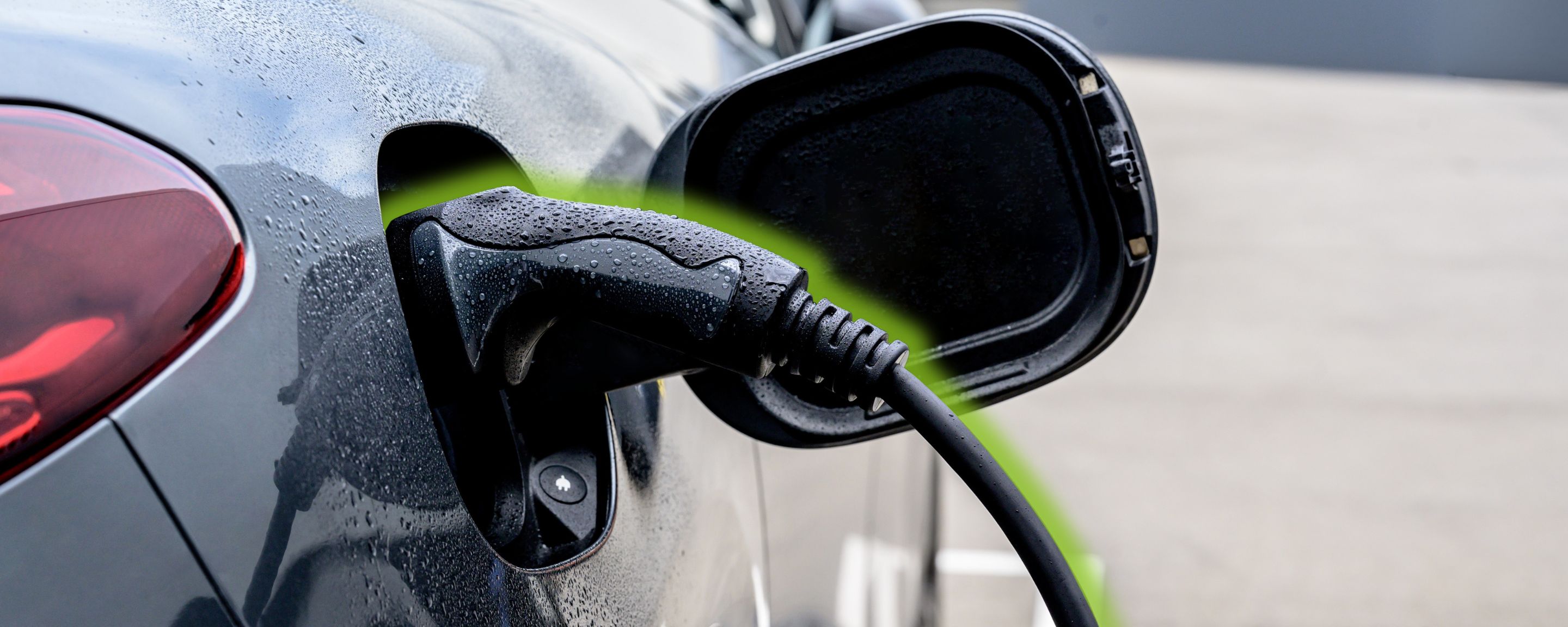 brennenstuhl® porta l’energia sulla strada: Nuove soluzioni di ricarica per la e-mobility