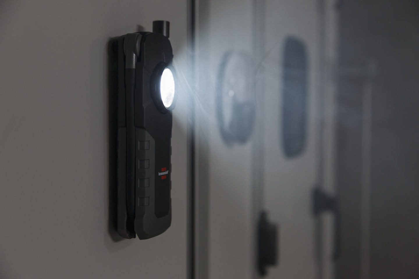 Brennenstuhl Professional Akku Taschenlampe TL 1000 – 1000 Lumen, 12h Laufzeit, Magnet, USB-C