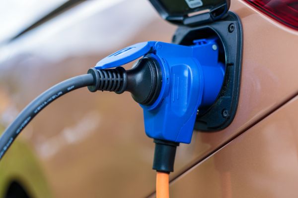 Die CEE Winkelkupplung bei diesem Camping Verl&auml;ngerungskabel bietet eine zus&auml;tzliche Steckdose