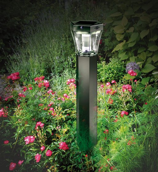 Solar LED-Fußwegleuchte SOL FL 13007 IP44 mit Infrarot-Bewegungsmelder und Dämmerungssensor 13xLED 91lm Farbe Alu/Silber - Anwendungsbild
