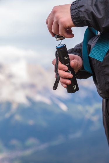 Akku Fokus Selektor LED Taschenlampe TL 801 AFS, IP44, 800lm - Anwendungsbild