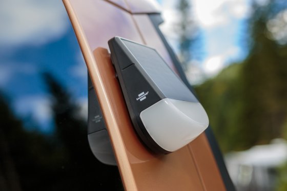 Akku Solar LED Outdoor Lampe KL 300 AS mit Bewegungsmelder, IP54, 250 lm - Anwendungsbild